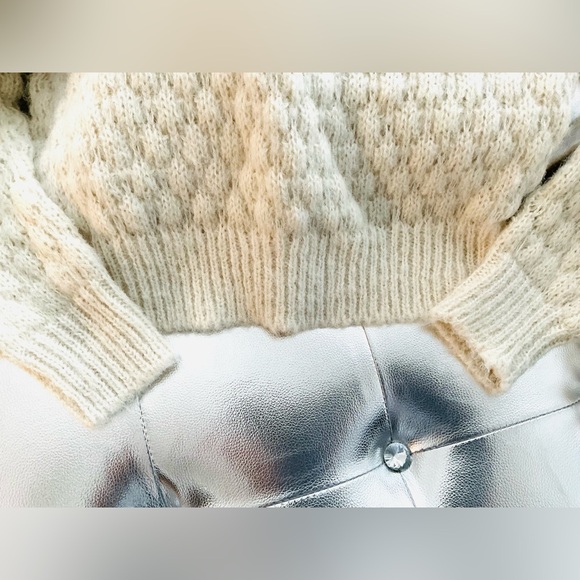 🛑🛑🛑NWOT POINTELLE SWEATER - Picture 5 of 12